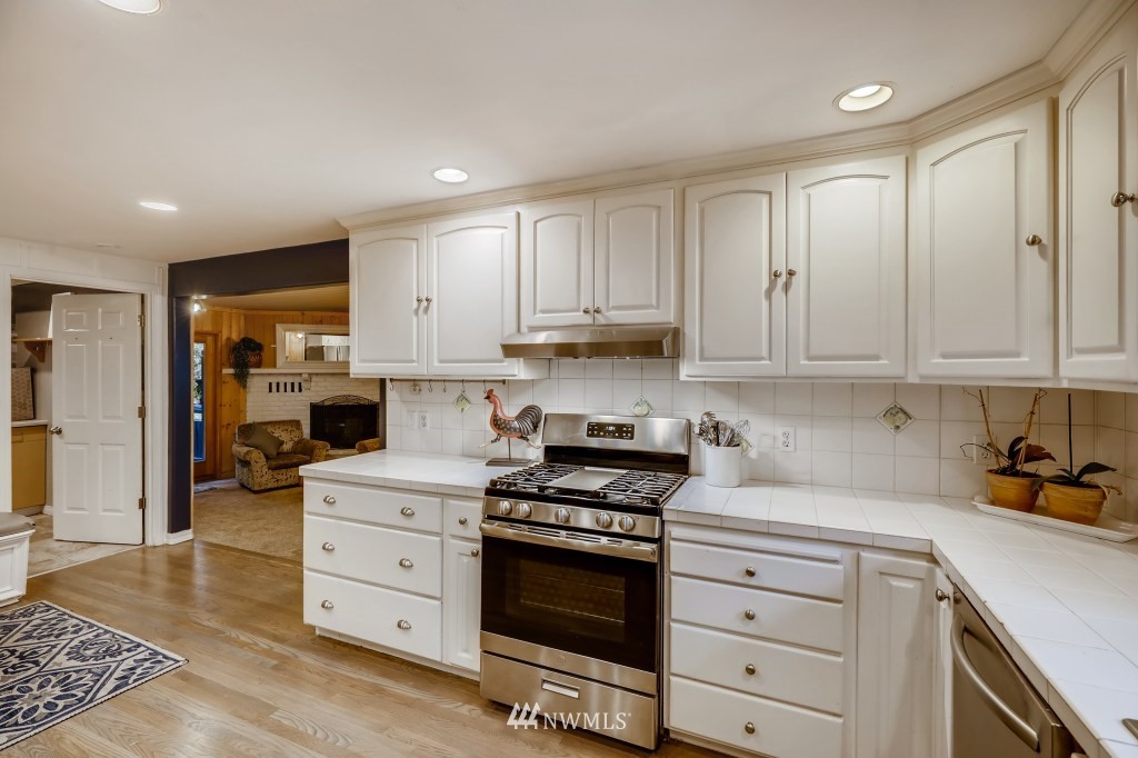 10034 Southeast 190th Street Renton, WA 98055 - Photo 6 of 29