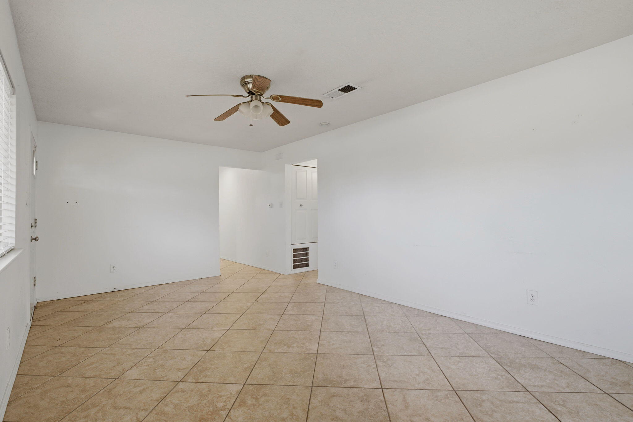 9329 Shoshone Road Northeast Albuquerque, NM 87111 - Photo 8 of 39 Gallery Image 8