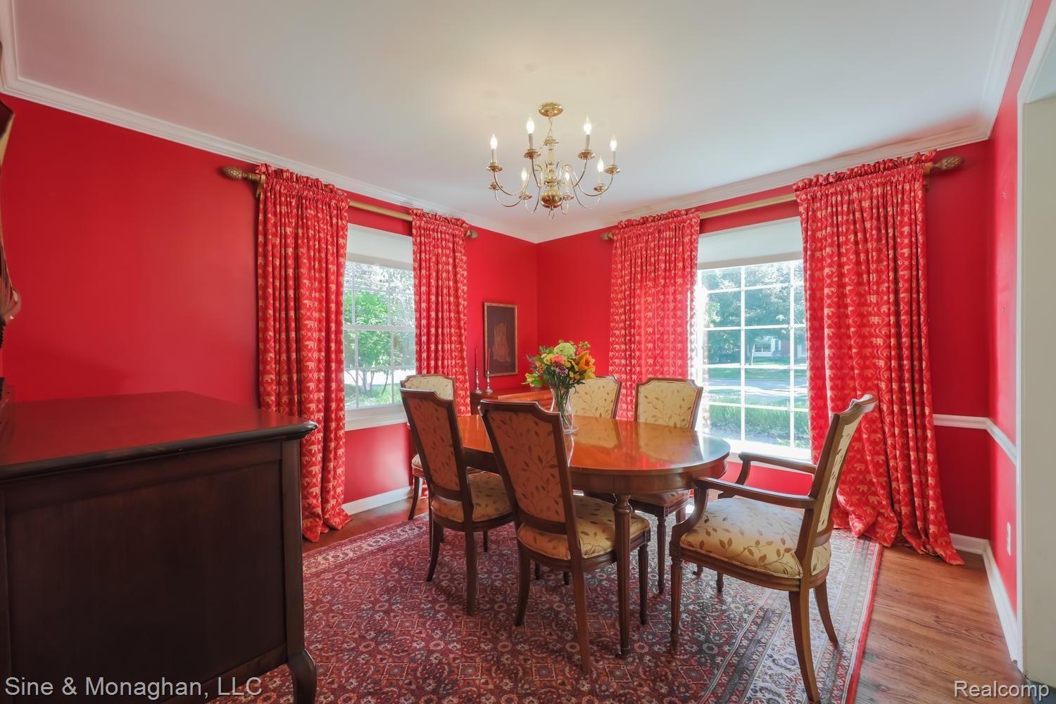 1179 Whittier Road Grosse Pointe, MI 48230 - Photo 12 of 59 1179 Whittier Rd DINING ROOM FROM KITCHEN.jpg