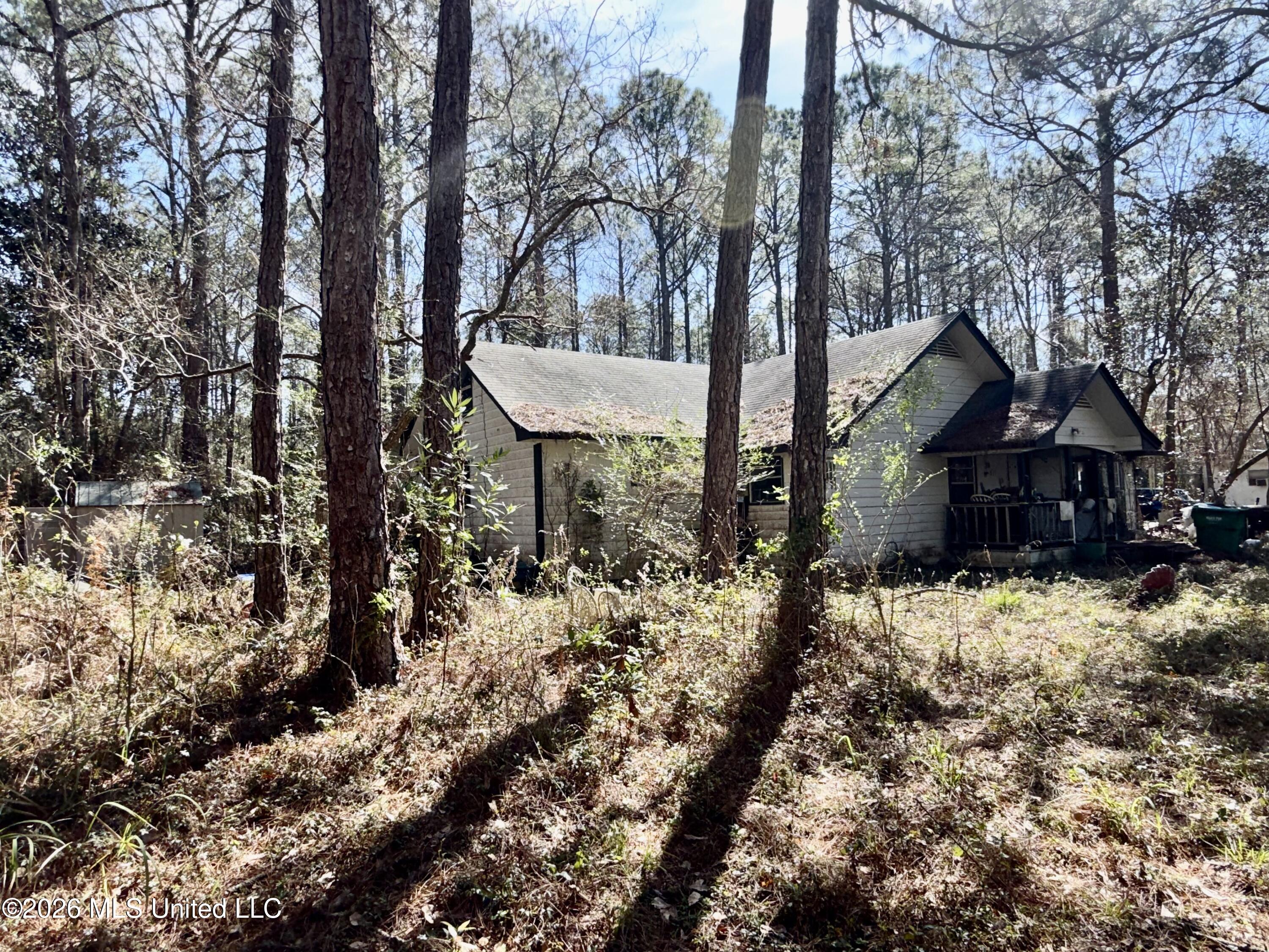 2112 Laurelglen Road Gautier, MS 39553 - Photo 6 of 28 IMG_9887