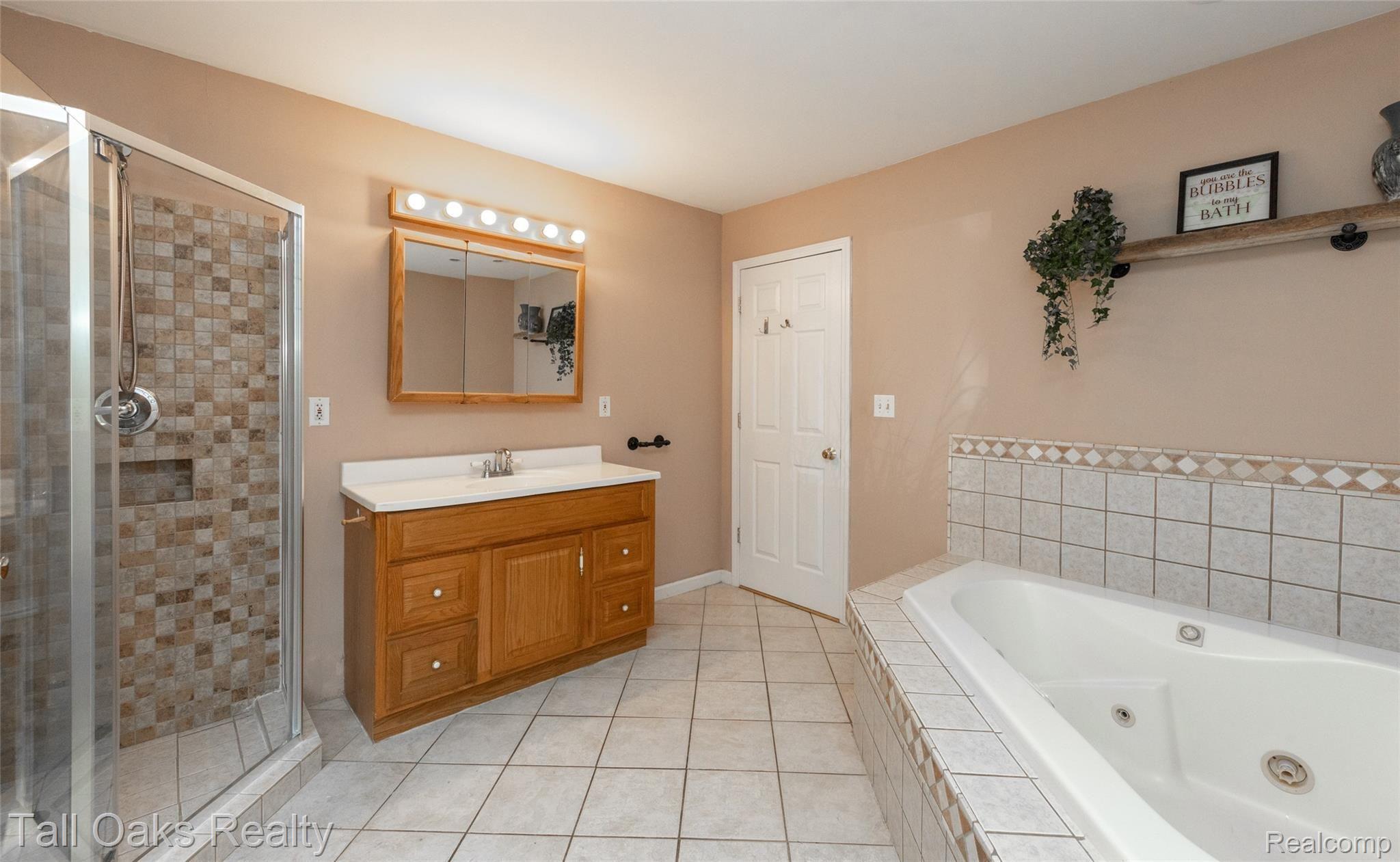 11023 Horton Road Goodrich, MI 48438 - Photo 20 of 44 15 Mas bath 1 780A5586.JPG