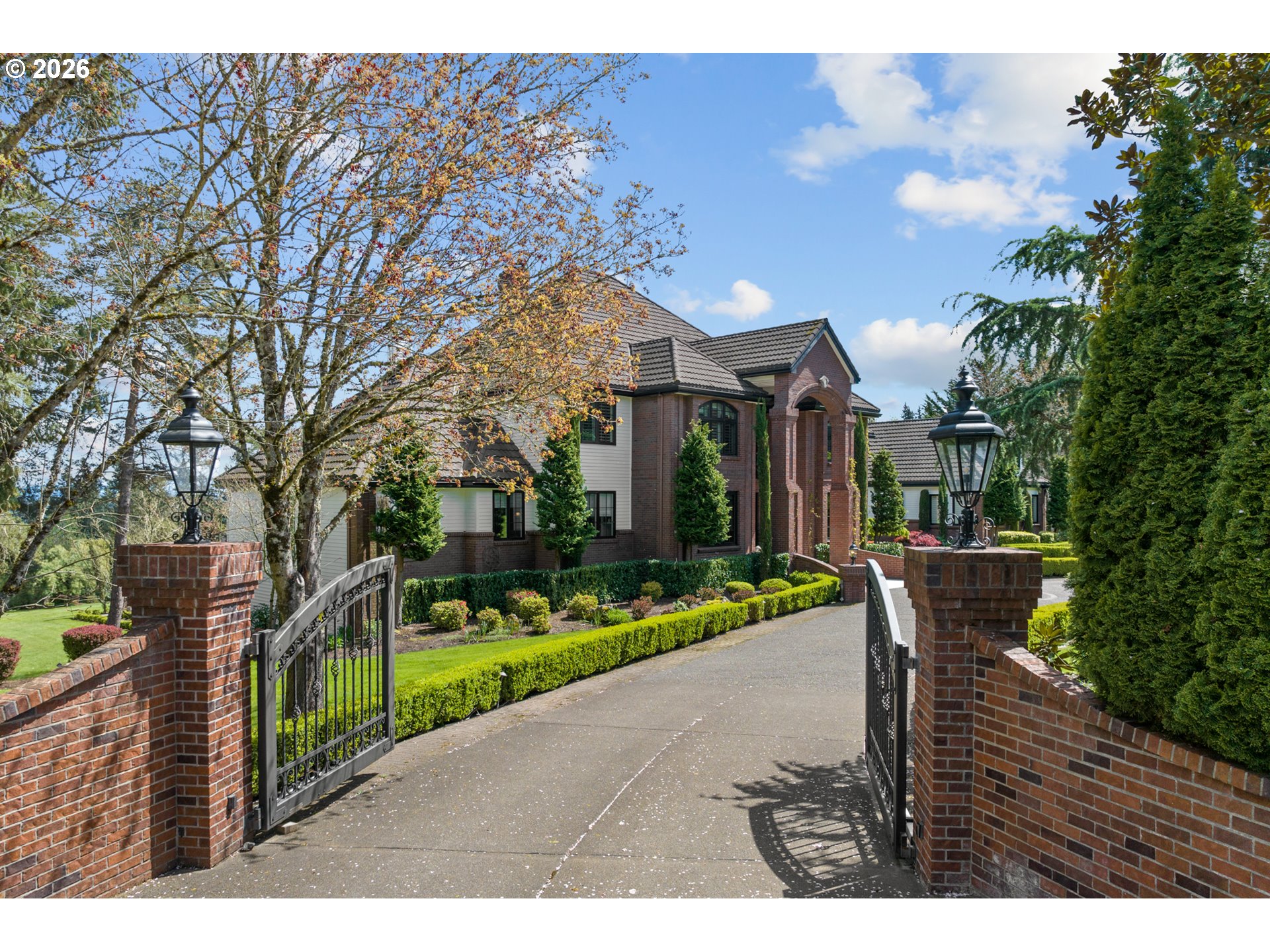 24770 Southwest Valley View Road West Linn, OR 97068 - Photo 5 of 47