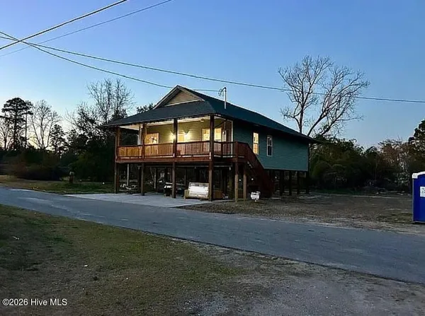 $295,000 | 303 East Jones Street, Trenton, NC 28585