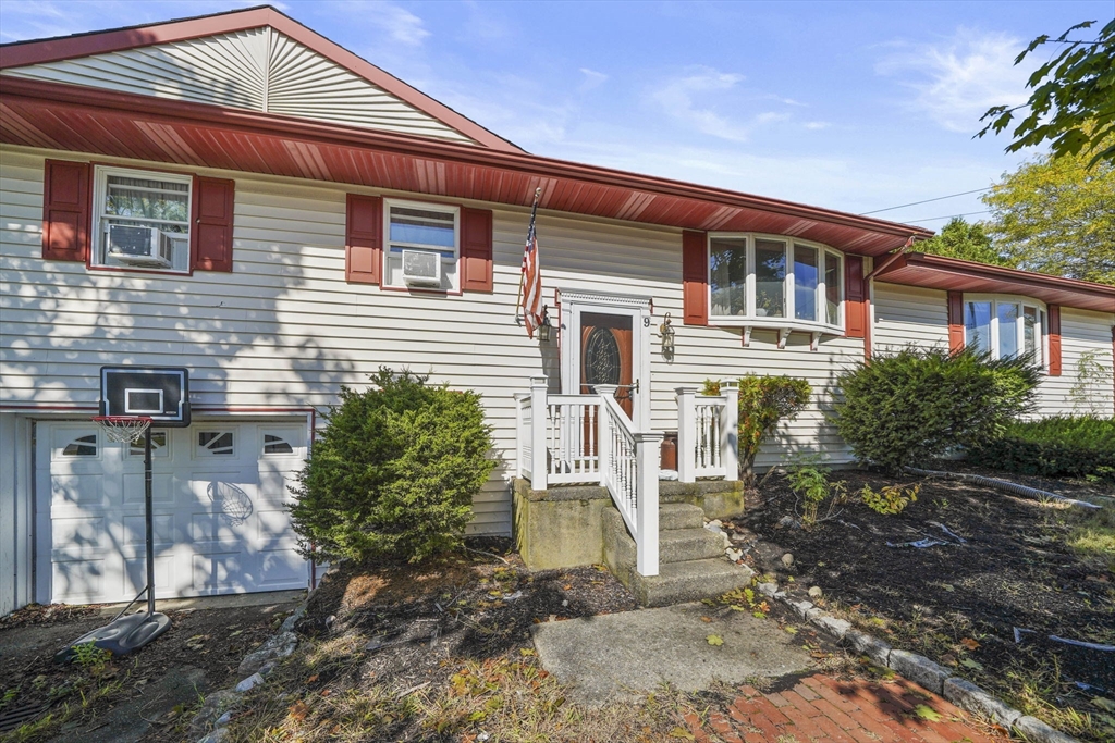 9 Pierce Road Marshfield, MA 02050 - Photo 1 of 40 Gallery Image 1