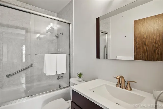 $235,000 | 7000 Sussex Court, Unit 204, Woodridge, IL 60517