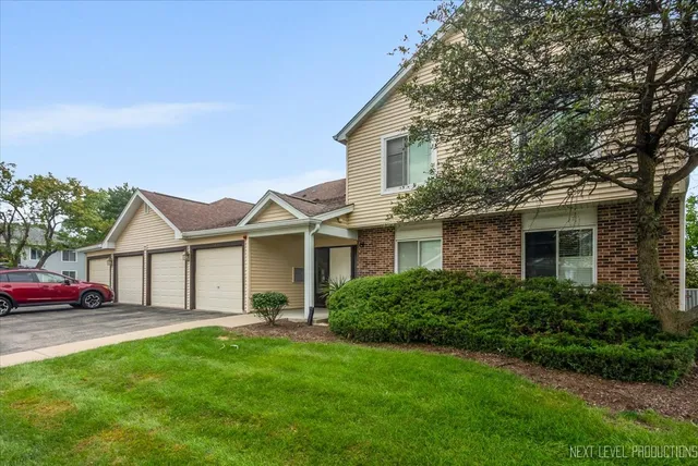 $235,000 | 7000 Sussex Court, Unit 204, Woodridge, IL 60517