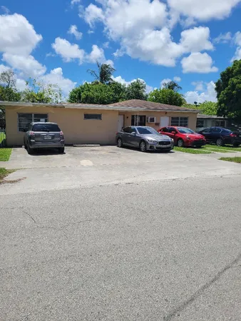$1,250 | 5918 Wiley Street, Unit AB, Hollywood, FL 33023
