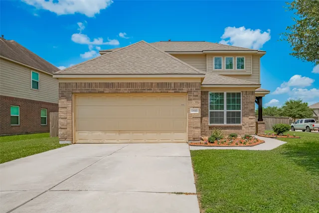 $2,300 | 2810 Meadowbrook Lane, Rosenberg, TX 77471