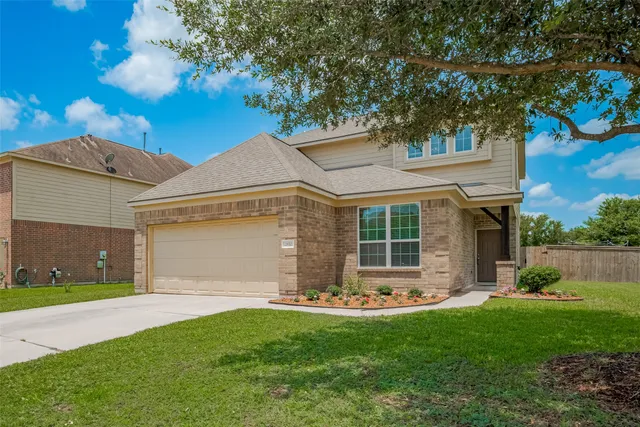$2,300 | 2810 Meadowbrook Lane, Rosenberg, TX 77471