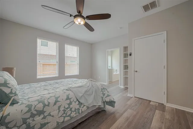 $2,300 | 2810 Meadowbrook Lane, Rosenberg, TX 77471