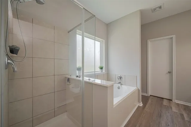 $2,300 | 2810 Meadowbrook Lane, Rosenberg, TX 77471