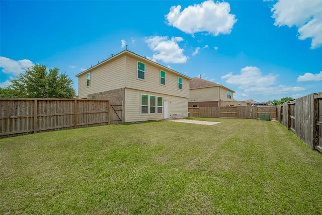 $2,300 | 2810 Meadowbrook Lane, Rosenberg, TX 77471