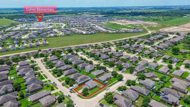 $2,300 | 2810 Meadowbrook Lane, Rosenberg, TX 77471