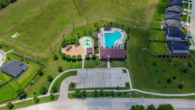 $2,300 | 2810 Meadowbrook Lane, Rosenberg, TX 77471