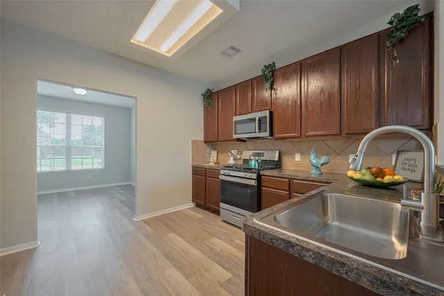 $2,300 | 2810 Meadowbrook Lane, Rosenberg, TX 77471