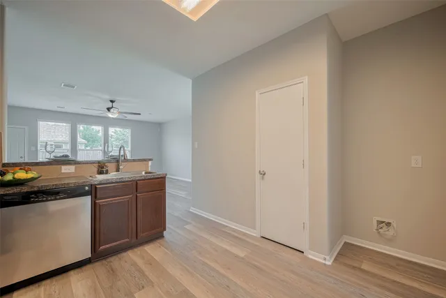 $2,300 | 2810 Meadowbrook Lane, Rosenberg, TX 77471