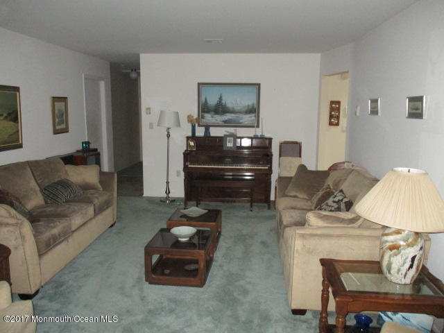 73 Meadowbrook Road Brick, NJ 08723 - Photo 4 of 32 IMG_2901