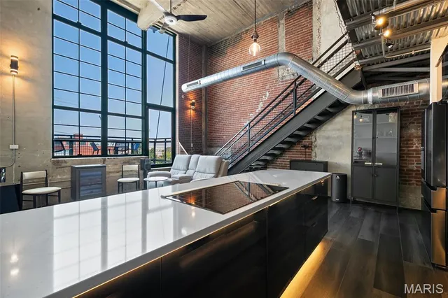 $279,000 | 2323 Locust Street, Unit 212, St. Louis, MO 63103