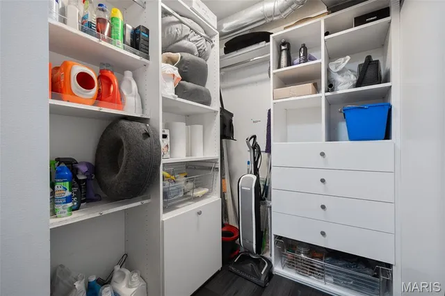 $279,000 | 2323 Locust Street, Unit 212, St. Louis, MO 63103