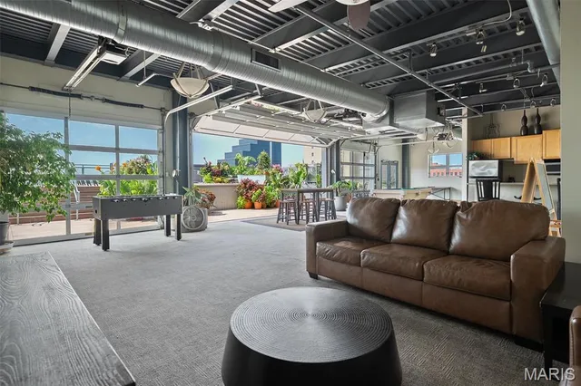 $279,000 | 2323 Locust Street, Unit 212, St. Louis, MO 63103