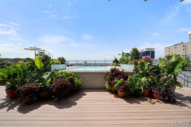 $279,000 | 2323 Locust Street, Unit 212, St. Louis, MO 63103