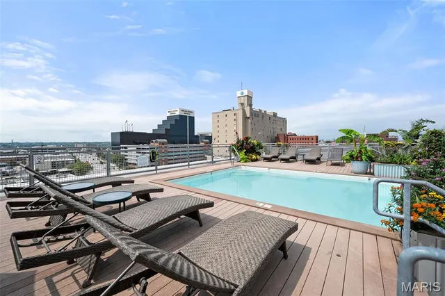 $279,000 | 2323 Locust Street, Unit 212, St. Louis, MO 63103