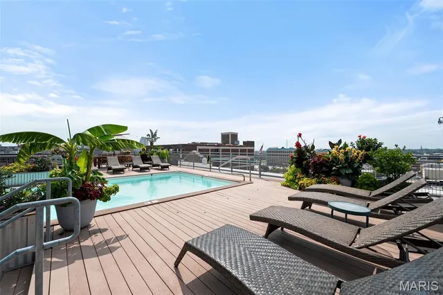 $279,000 | 2323 Locust Street, Unit 212, St. Louis, MO 63103