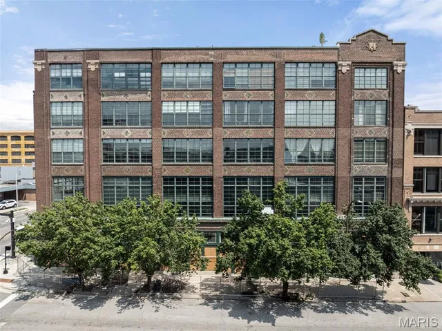 $279,000 | 2323 Locust Street, Unit 212, St. Louis, MO 63103