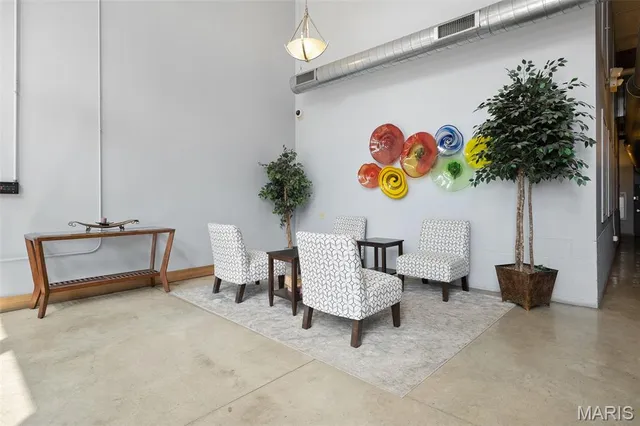 $279,000 | 2323 Locust Street, Unit 212, St. Louis, MO 63103