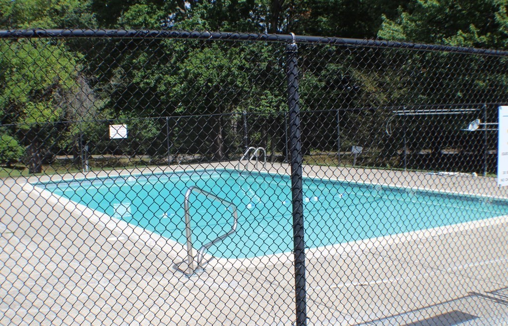270 Sunderland Road, Unit 6 Worcester, MA 01604 - Photo 3 of 15