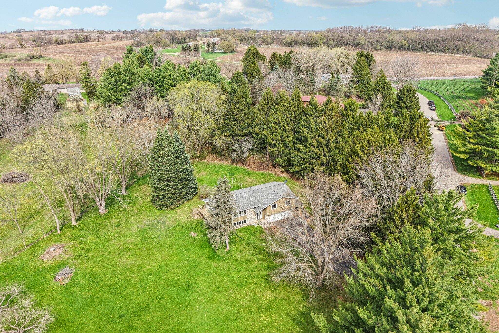 5963 Cherokee Valley Pass Waunakee, WI 53597 - Photo 3 of 46