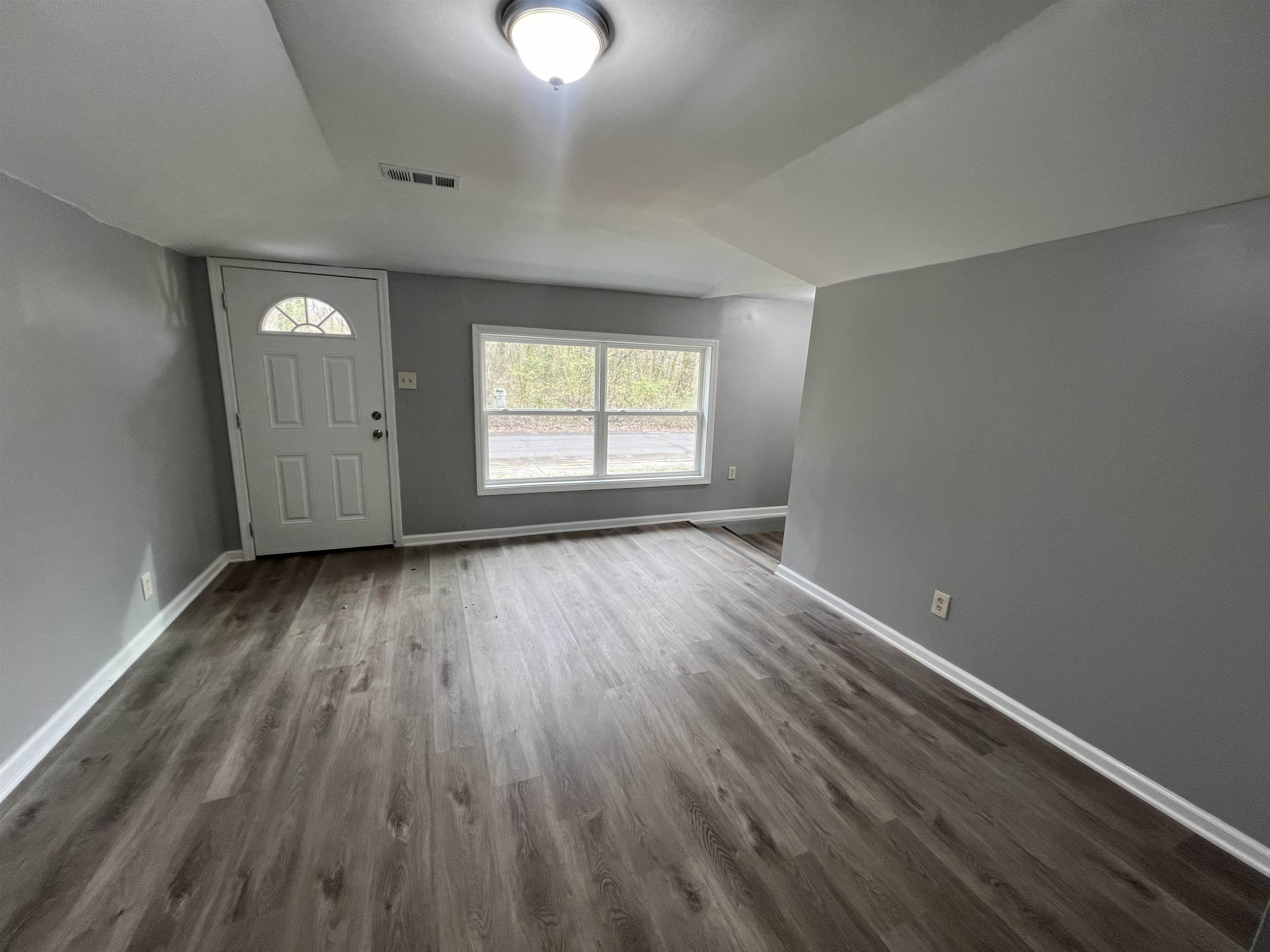 908 Nora Road Memphis, TN 38109 - Photo 7 of 15 Gallery Image 7