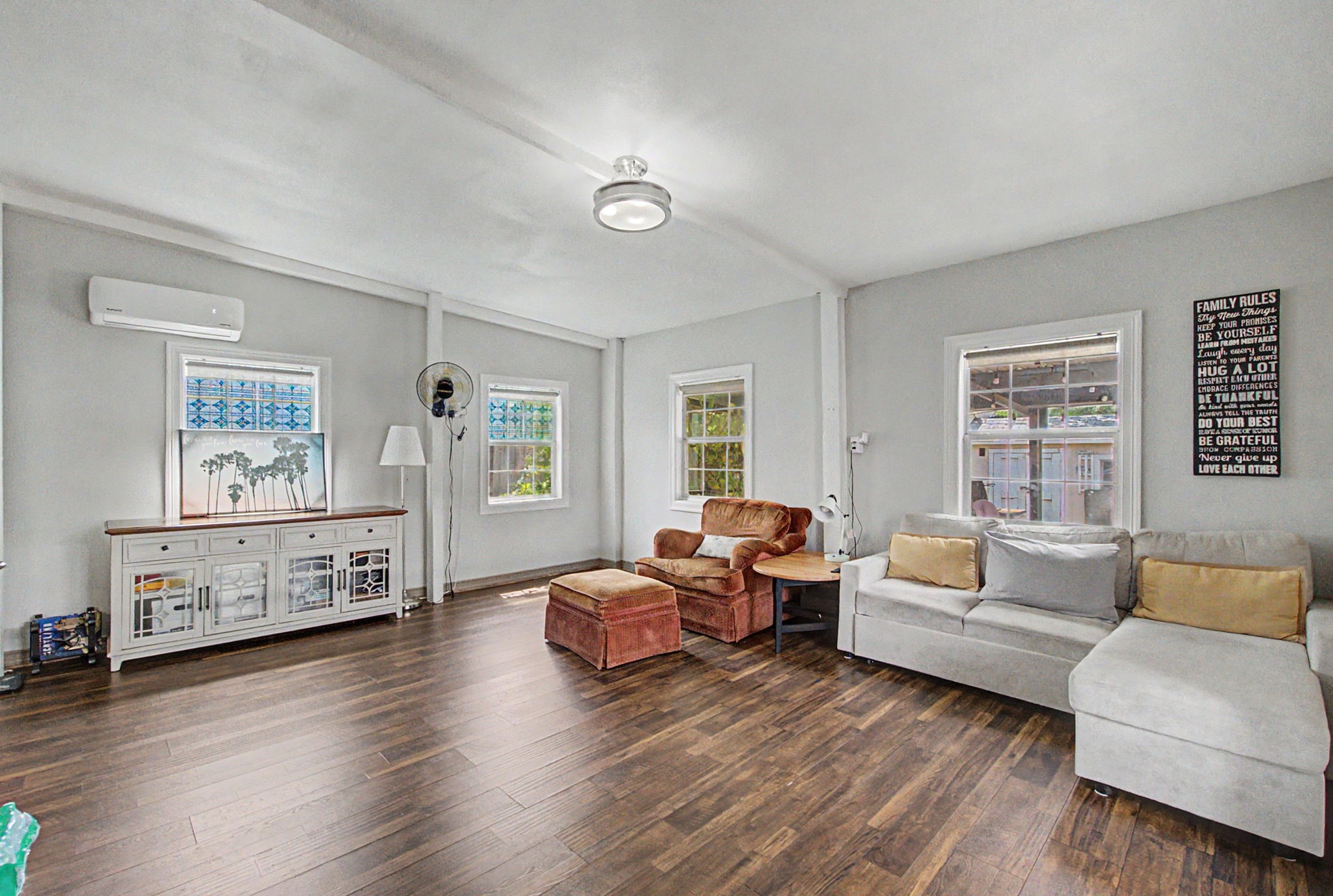 10034 Alfred Lane Houston, TX 77041 - Photo 26 of 50 Spacious, bright, and versatile—this oversized family room easily adapts to your lifestyle.