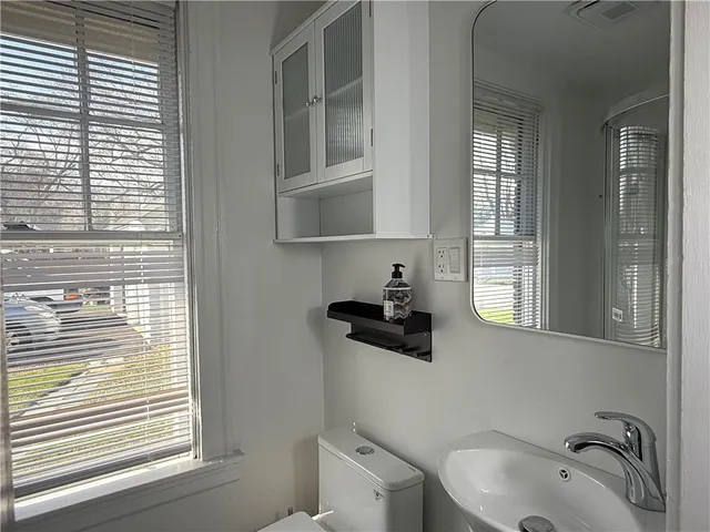 $550,000 | 821 Post Road, Warwick, RI 02888