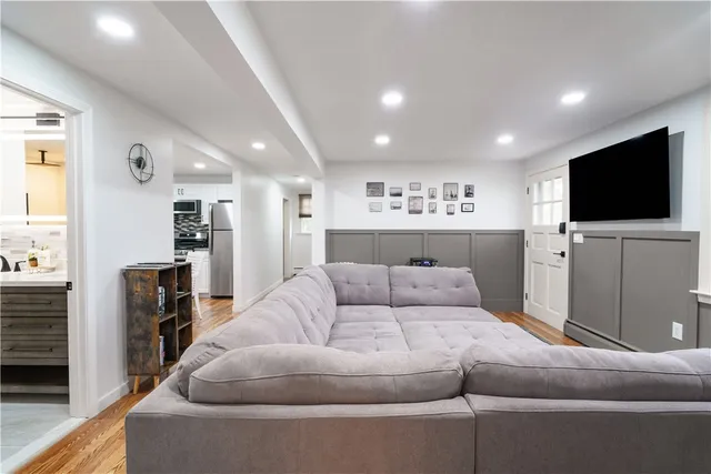 $550,000 | 821 Post Road, Warwick, RI 02888