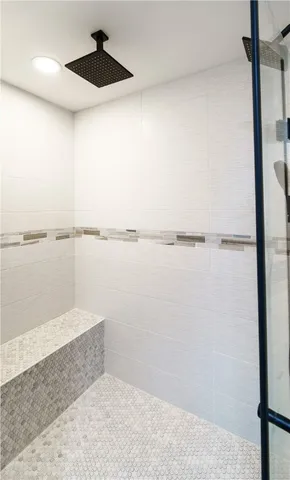 $550,000 | 821 Post Road, Warwick, RI 02888