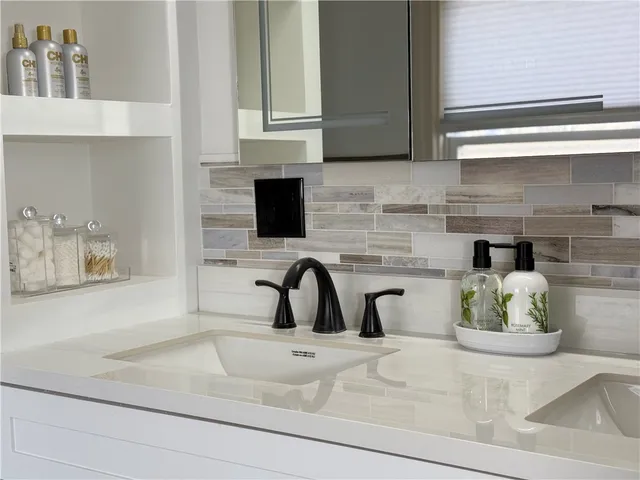 $550,000 | 821 Post Road, Warwick, RI 02888