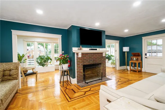 $550,000 | 821 Post Road, Warwick, RI 02888