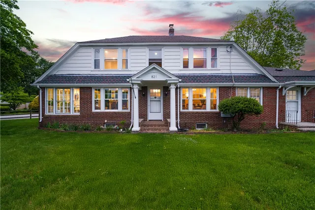 $550,000 | 821 Post Road, Warwick, RI 02888