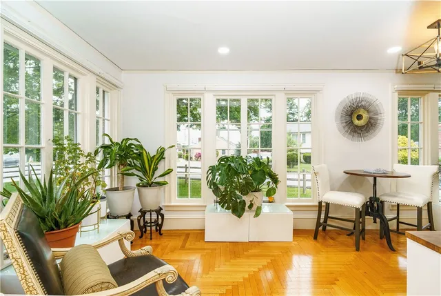 $550,000 | 821 Post Road, Warwick, RI 02888