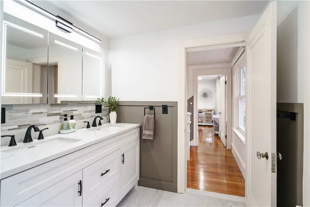 $550,000 | 821 Post Road, Warwick, RI 02888