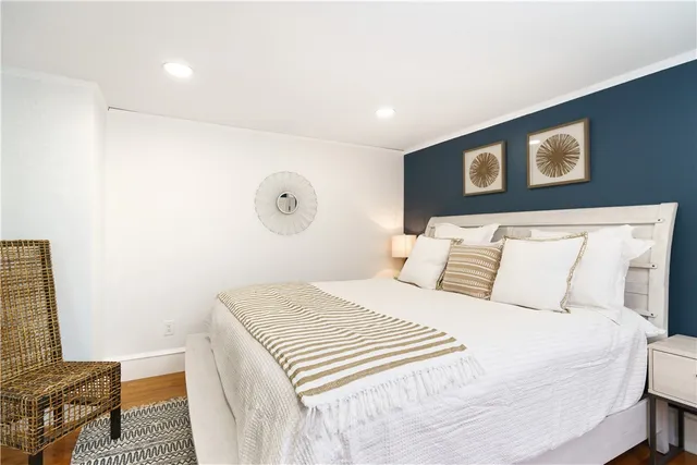 $550,000 | 821 Post Road, Warwick, RI 02888