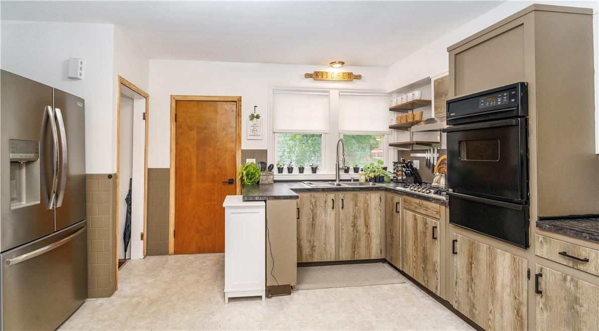 821 Post Road Warwick, RI 02888 - Photo 7 of 50