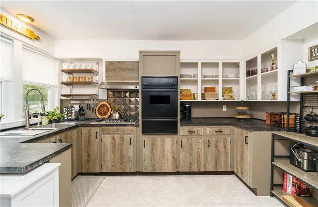 $550,000 | 821 Post Road, Warwick, RI 02888