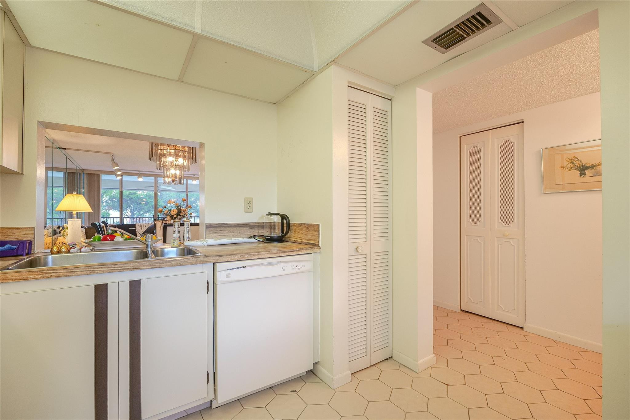 3910 Inverrary Boulevard, Unit 203B Lauderhill, FL 33319 - Photo 16 of 59 Photo 16