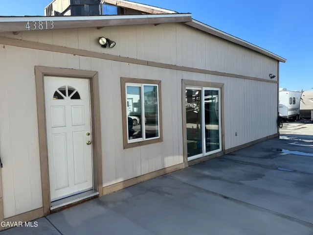 a view of an entryway of house