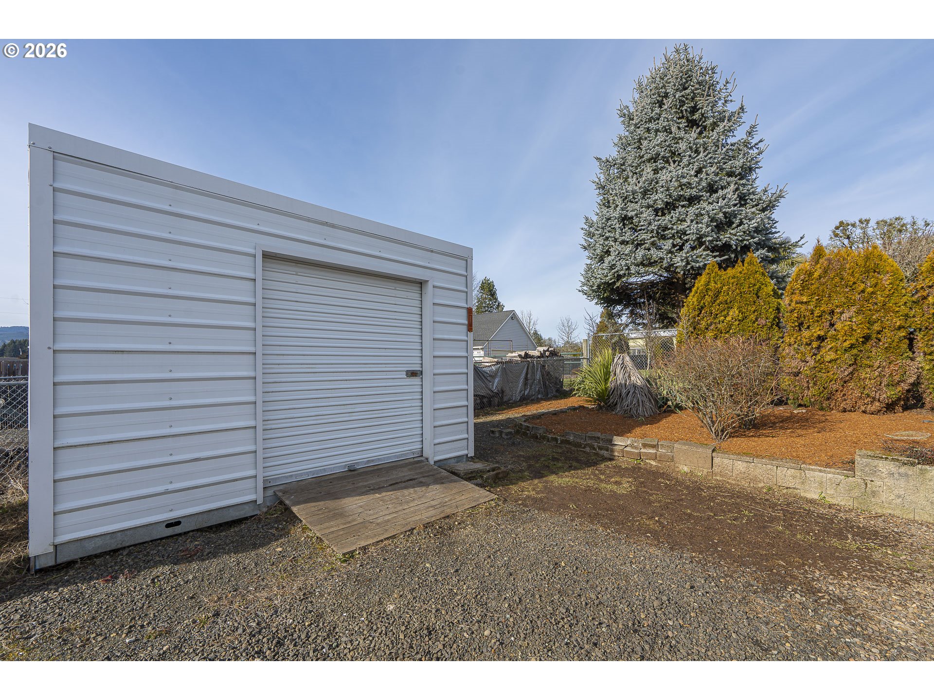 860 West Ellendale Avenue Dallas, OR 97338 - Photo 6 of 33 a view of a backyard