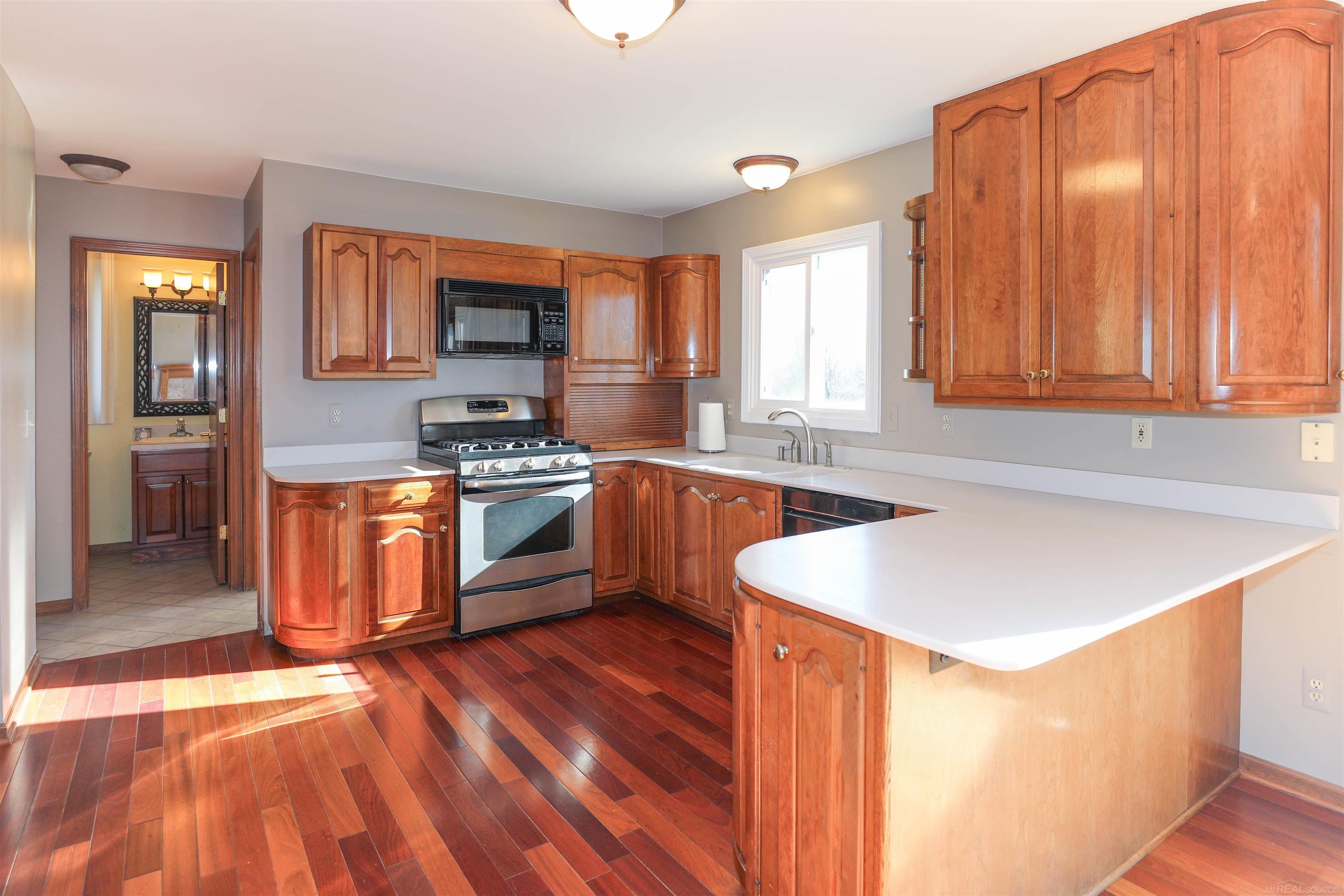 8065 Short Cut Road Fair Haven, MI 48023 - Photo 15 of 39 Kitchen