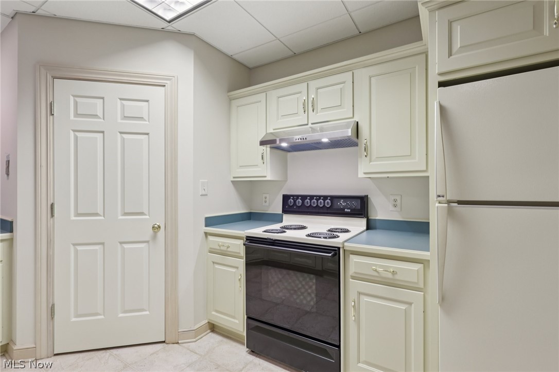 2850 Roundhill Road Akron, OH 44333 - Photo 33 of 47