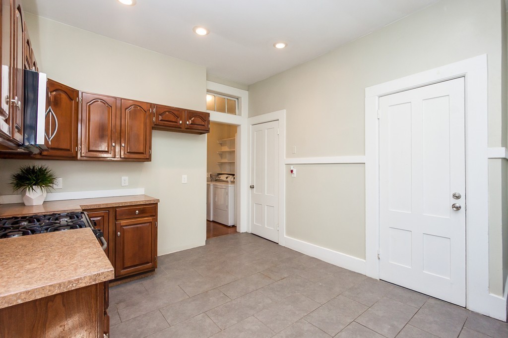 31 Madison Avenue Springfield, MA 01105 - Photo 11 of 30